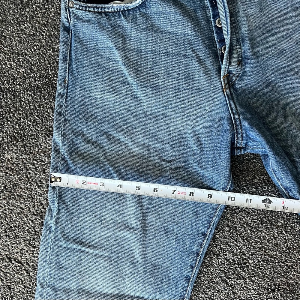 H&M Light Blue Tapered Jeans with Raw Edge - Picture 10 of 11